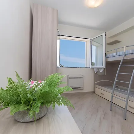 Daire Serena 2 Amazing Sea View - Happy Alassio
