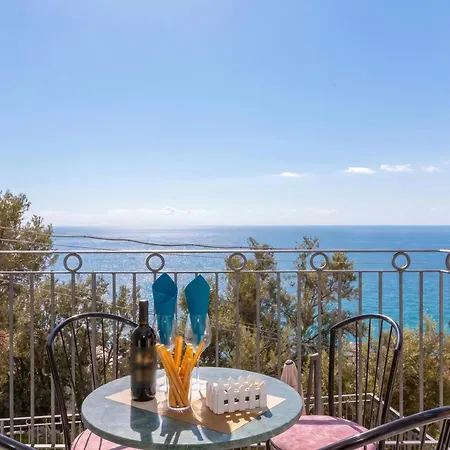 Serena 2 Amazing Sea View - Happy Alassio