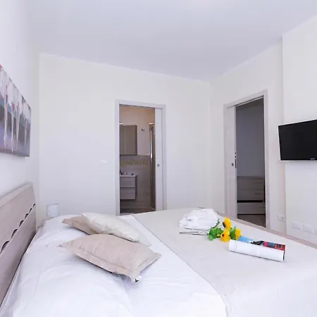 Serena 2 Amazing Sea View - Happy Apartment Alassio