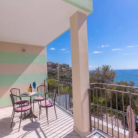 Serena 2 Amazing Sea View - Happy Apartamento Alassio